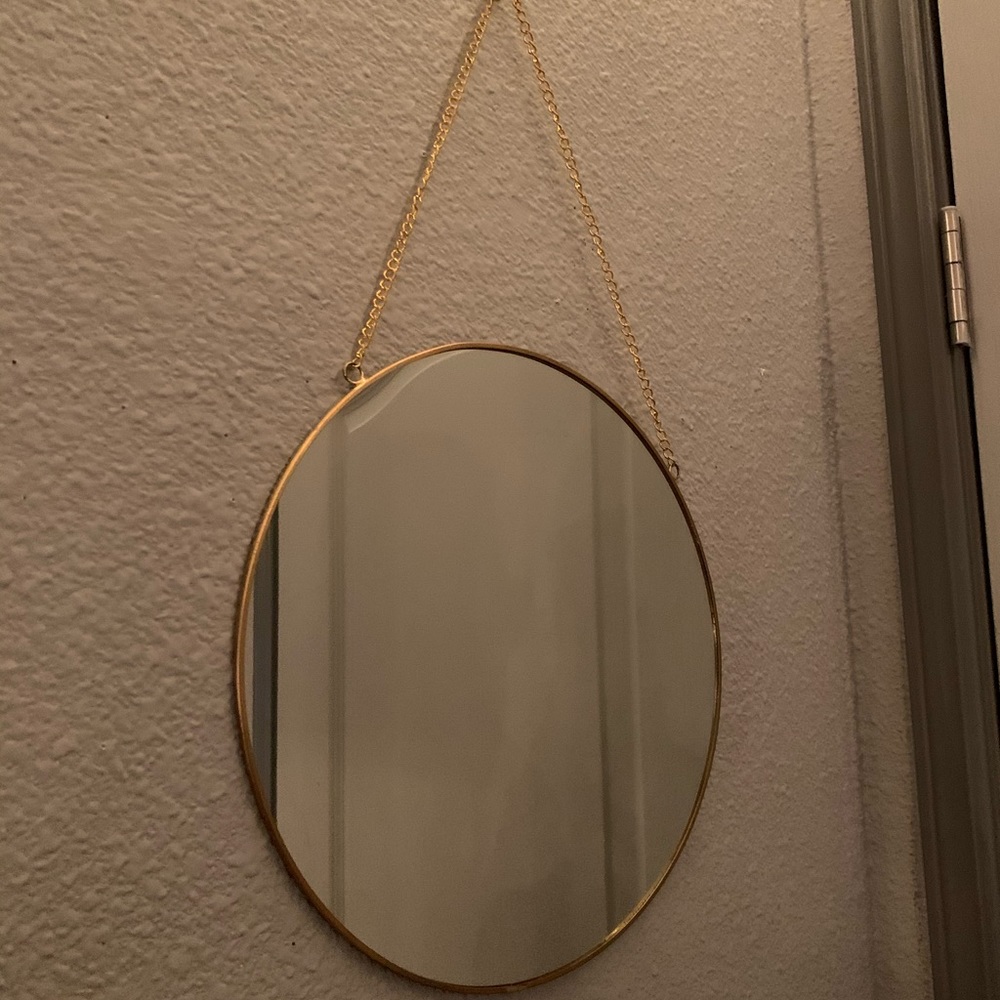 Circle Mirror w/ Gold Chain